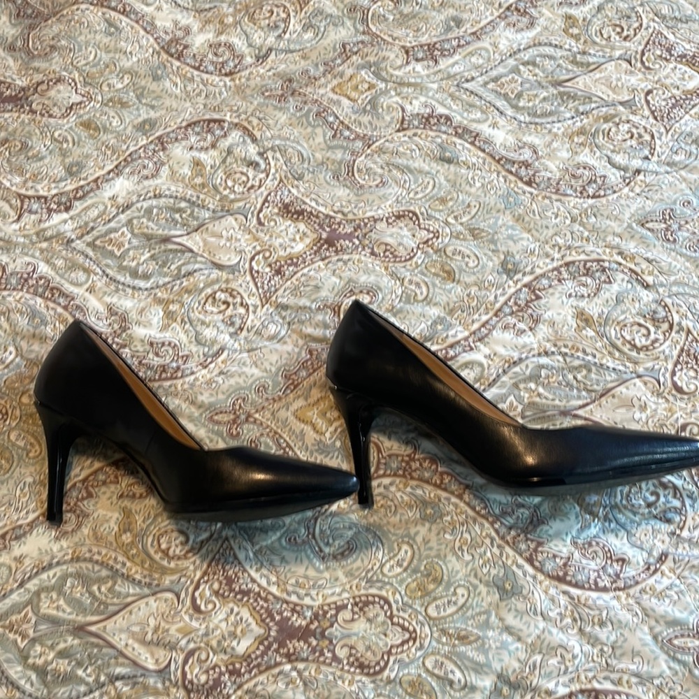Calvin Klein size 6 black